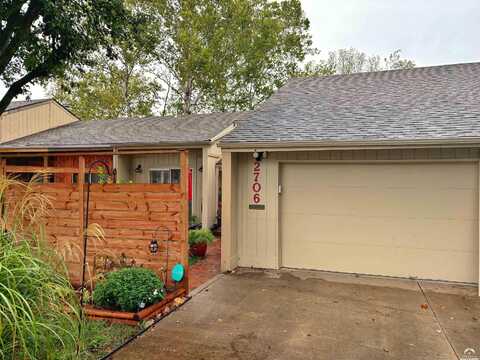 2706 University Drive, Lawrence, KS 66049