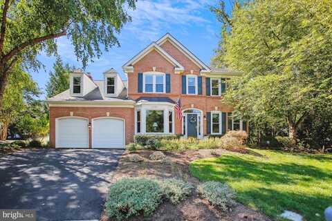 8305 LORD FAIRFAX CT, VIENNA, VA 22182