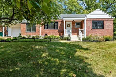 655 Cannonbury Drive, Webster Groves, MO 63119