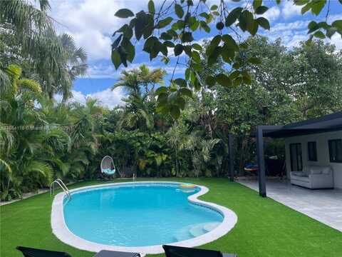 1955 Alamanda Dr, North Miami, FL 33181