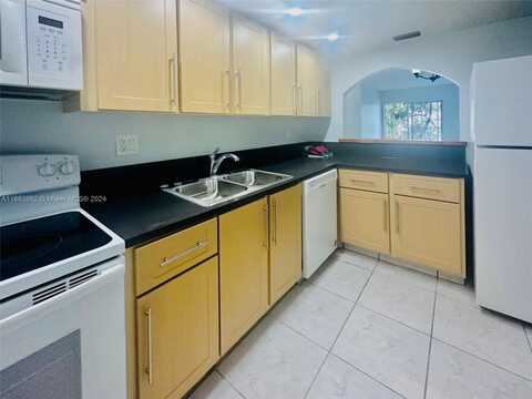 8101 SW 73rd Ave, Miami, FL 33143