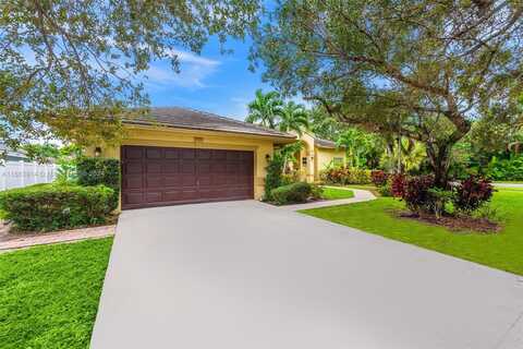 9690 NW 39th Ct, Cooper City, FL 33024