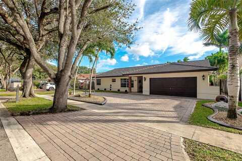 7910 NW 169th Ter, Miami Lakes, FL 33016