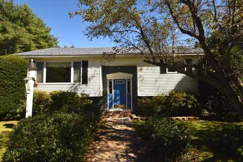 890 Elm Street, Newport, ME 04953