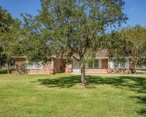 14 KINGSWOOD DR, Van Vleck, TX 77482