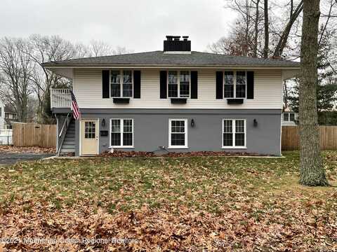 2 Phoenix Parkway, Oakhurst, NJ 07755