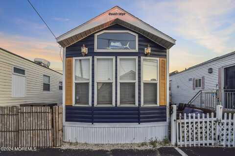 69 15th Avenue, Seaside Park, NJ 08752