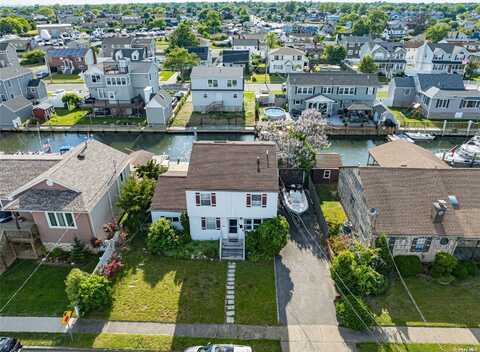 92 W Lido Promenade, Lindenhurst, NY 11757