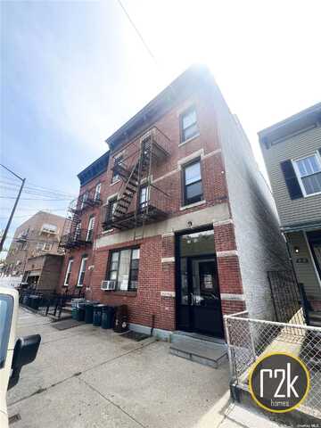 18-40 25th Road, Astoria, NY 11102