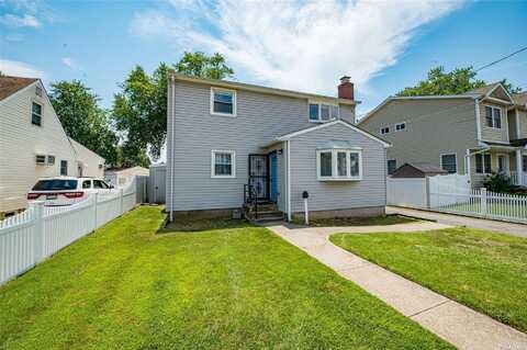 21 Orchard Street, Lindenhurst, NY 11757