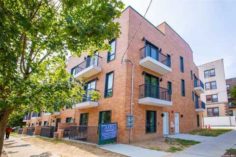 160-18 Sanford Avenue, Flushing, NY 11358