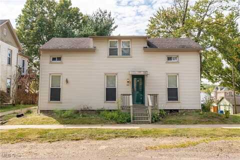 203 High Street SE, Canal Fulton, OH 44614