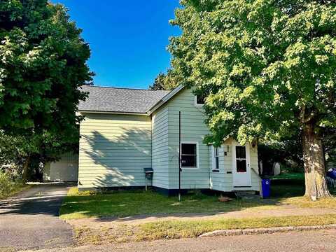 711 Michigan Street, Ishpeming, MI 49849