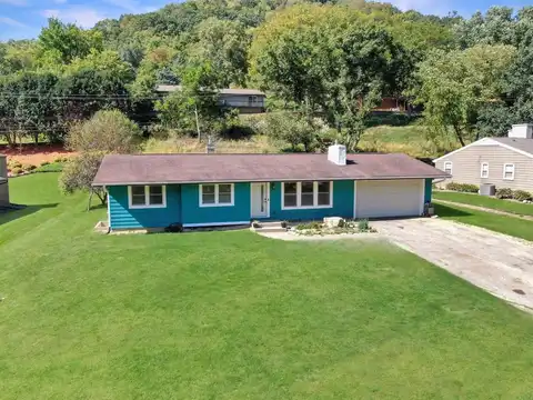 N2047 Valley Rd, La Crosse, WI 54601