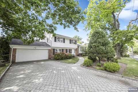 26 Van Wagoner Drive, Englewood Cliffs, NJ 07632