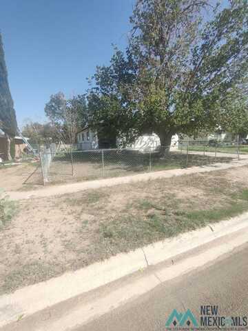 804 Sandia Street, Carlsbad, NM 88220