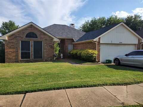 808 Creekside Drive, Mesquite, TX 75181