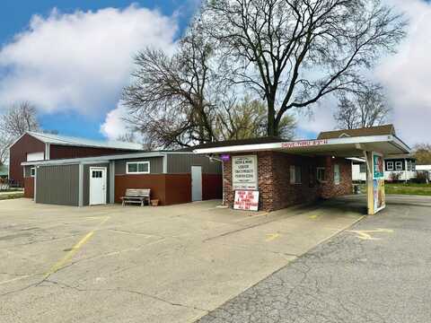 1051 E. North Avenue, Flora, IL 62839