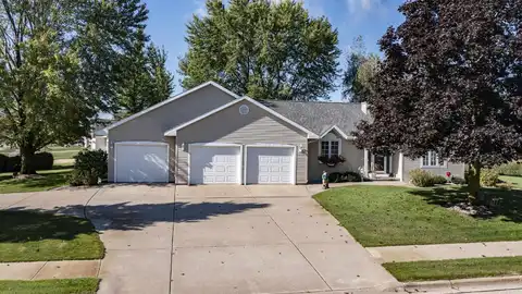 1500 FOXFIRE Court, WAUPACA, WI 54981