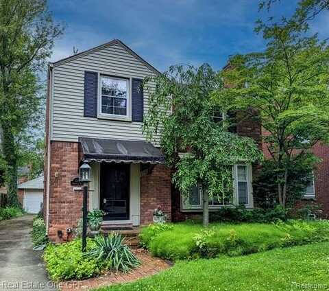 1701 PRESTWICK Road, Grosse Pointe Woods, MI 48236