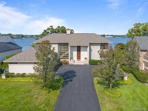 3468 PINE ESTATES Drive, West Bloomfield, MI 48323