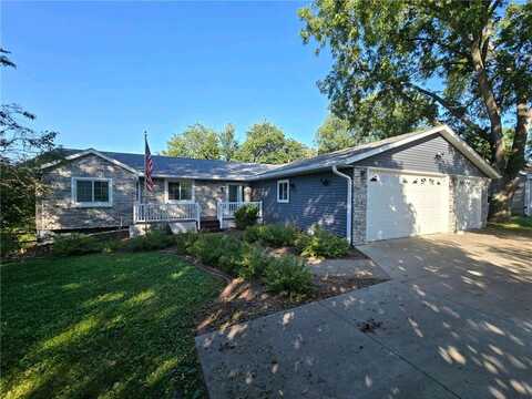 409 5th Street W, Mantorville, MN 55955