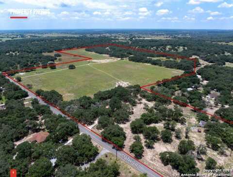 23551 MATHIS RD, Elmendorf, TX 78112