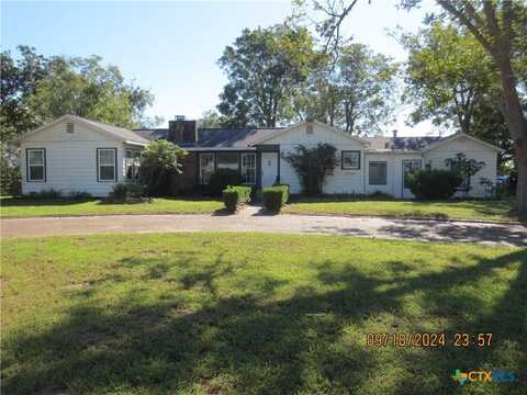 1124 Refugio Highway, Victoria, TX 77905