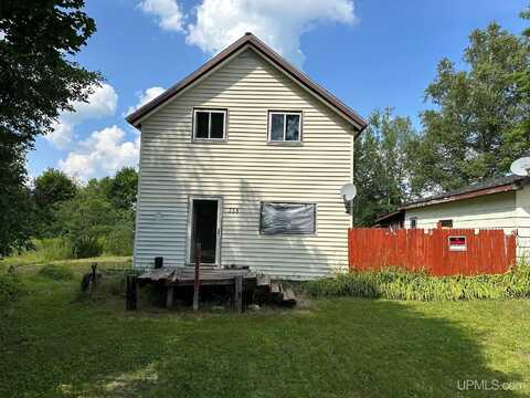 335 W Maple, Michigamme, MI 49861