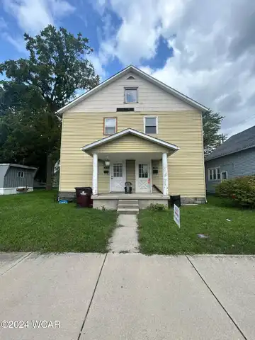 120 & 122 W Buckeye St, Ada, OH 45810