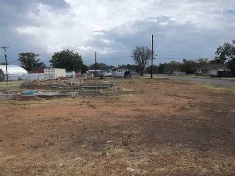 800 OAK Avenue, Panhandle, TX 79068