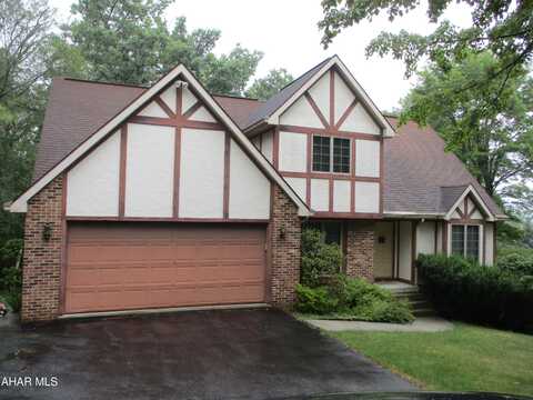 320 Bristol Lane, Hollidaysburg, PA 16648