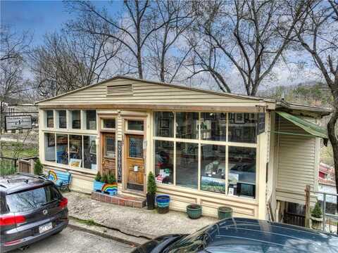 137 Spring ST, Eureka Springs, AR 72632