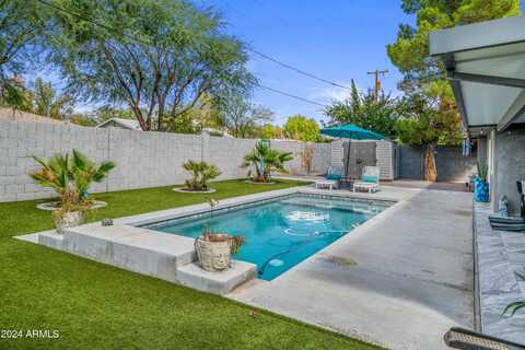 3002 E PINCHOT Avenue, Phoenix, AZ 85016