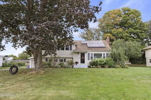 50 Bellmore Dr, Pittsfield, MA 01201