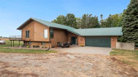 352 450th Avenue, Grinnell, IA 50112