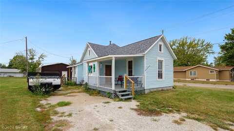 921 N 16th Street, Chariton, IA 50049