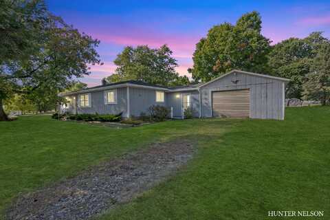 215 W Oak Street NE, Sand Lake, MI 49343