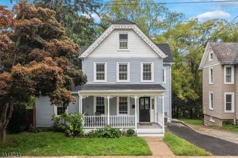 18 Clinton St, Newton, NJ 07860