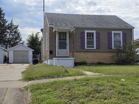 636 E 2nd, Russell, KS 67665