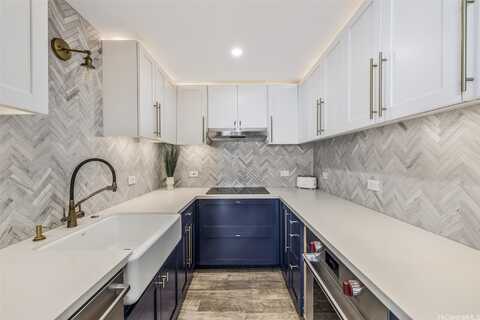 2979 Kalakaua Avenue, Honolulu, HI 96815