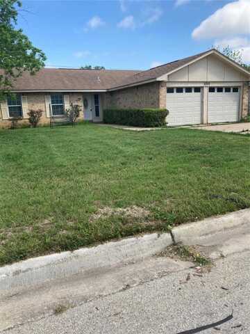 2002 Ridgetop DR, Round Rock, TX 78664