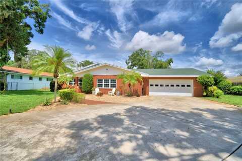 222 W WALL STREET, FROSTPROOF, FL 33843