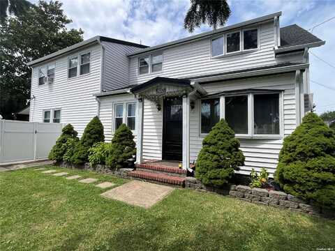 307 N 6th Street, Lindenhurst, NY 11757