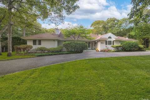 21 Woodland Avenue, Quogue, NY 11959