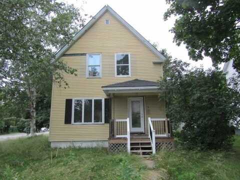 8 Beech Street, East Millinocket, ME 04430