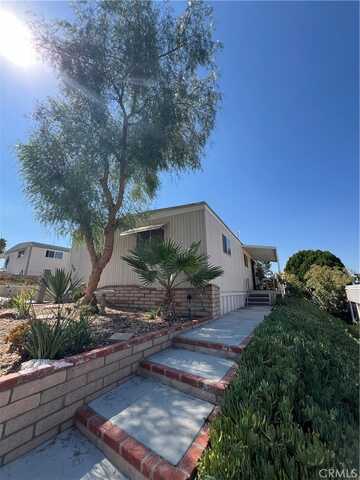 1536 S State Street, Hemet, CA 92543