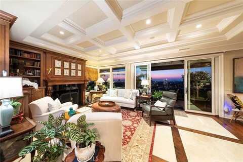 29 Montpellier, Newport Beach, CA 92660