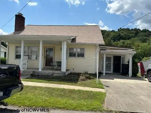 22 Reger Avenue, Buckhannon, WV 26201