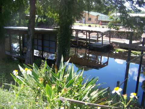 101 WATERWAY Avenue, Satsuma, FL 32189